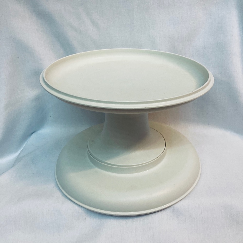 Tupperware Take It All Cake Plate Chip Dip Server